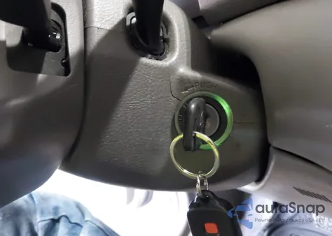 2004 Toyota Camry Le z USA, uszkodzony, nr VIN 4T1BE32K64U327071